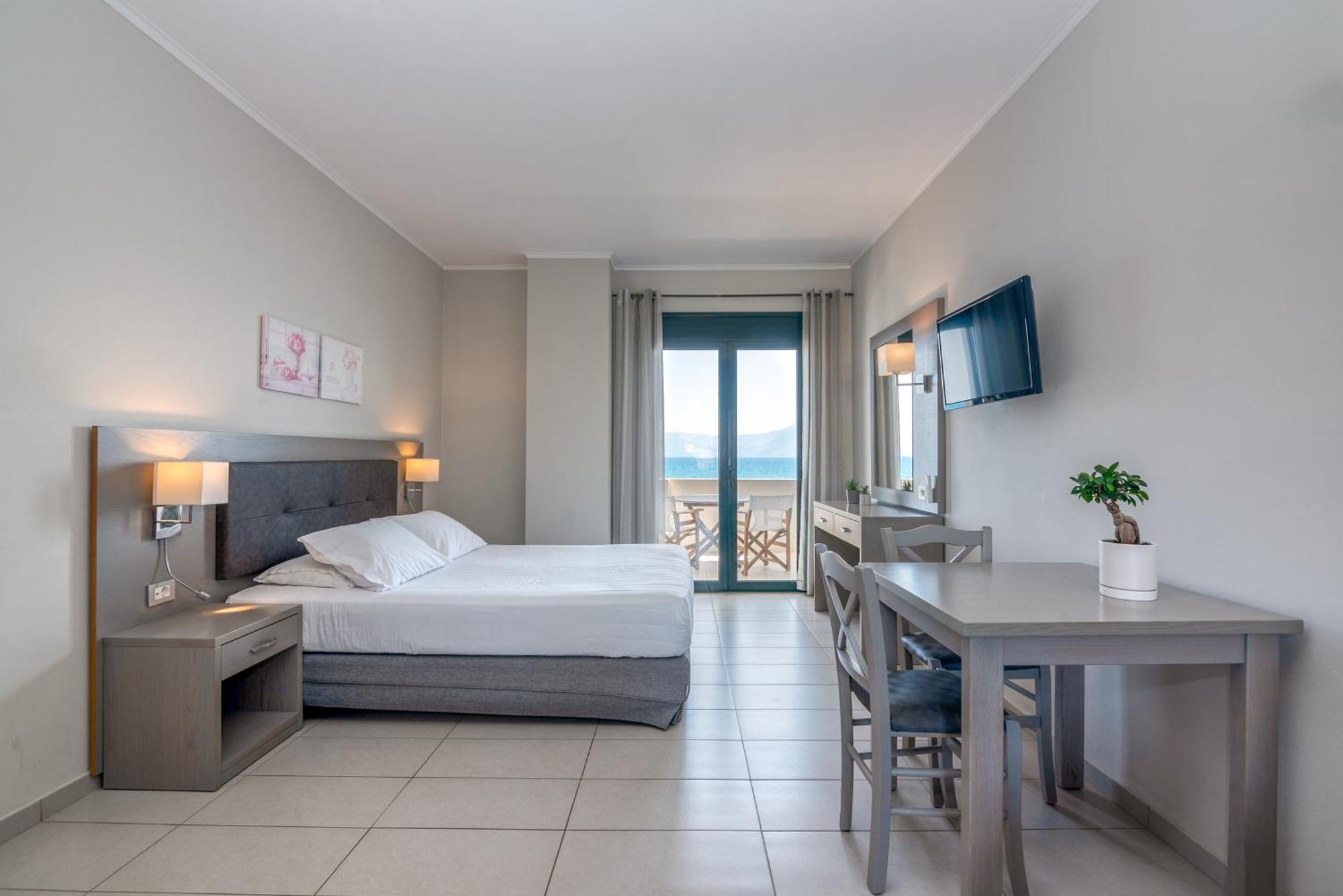Christina Aparthotel 2*