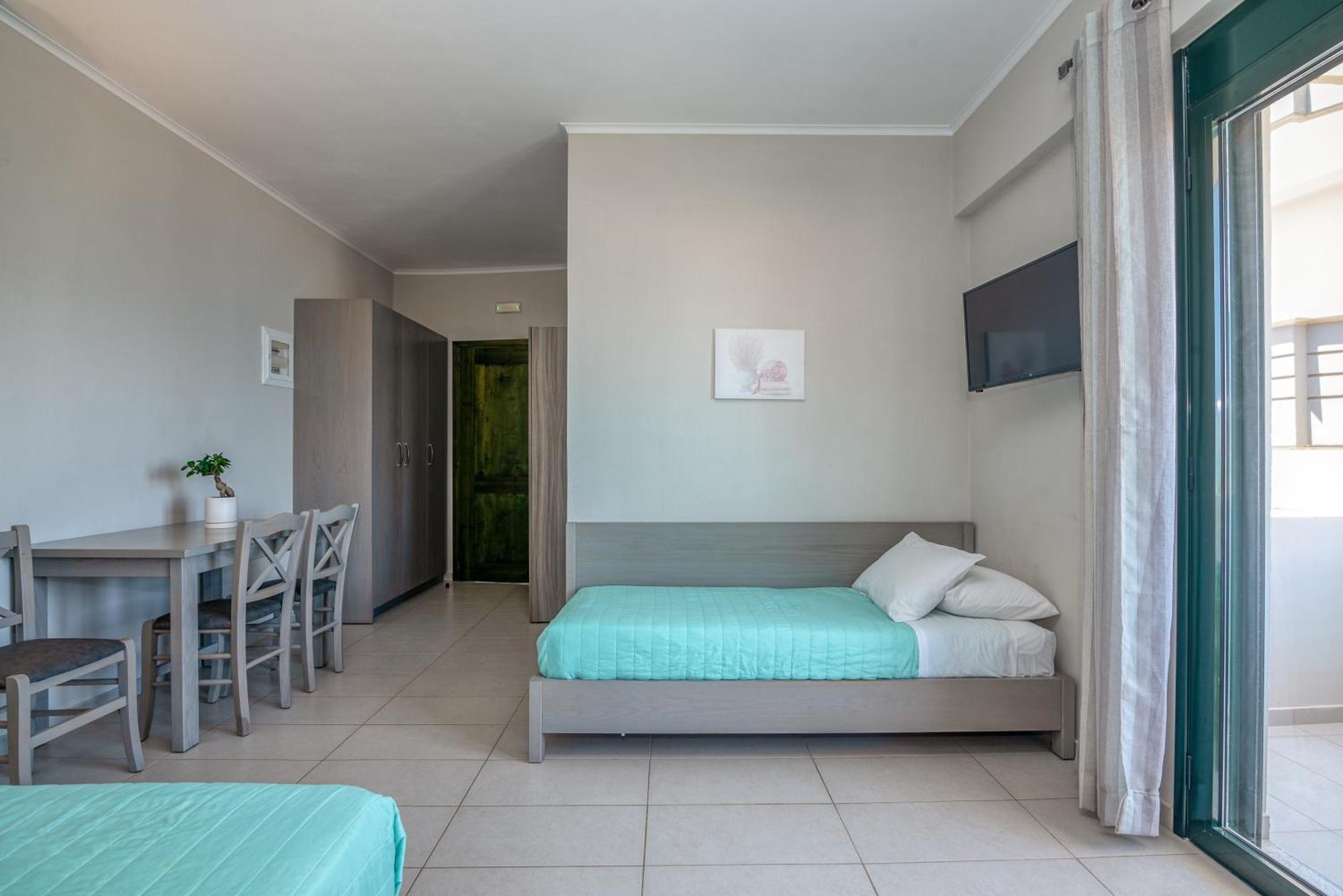 Christina Aparthotel 2*