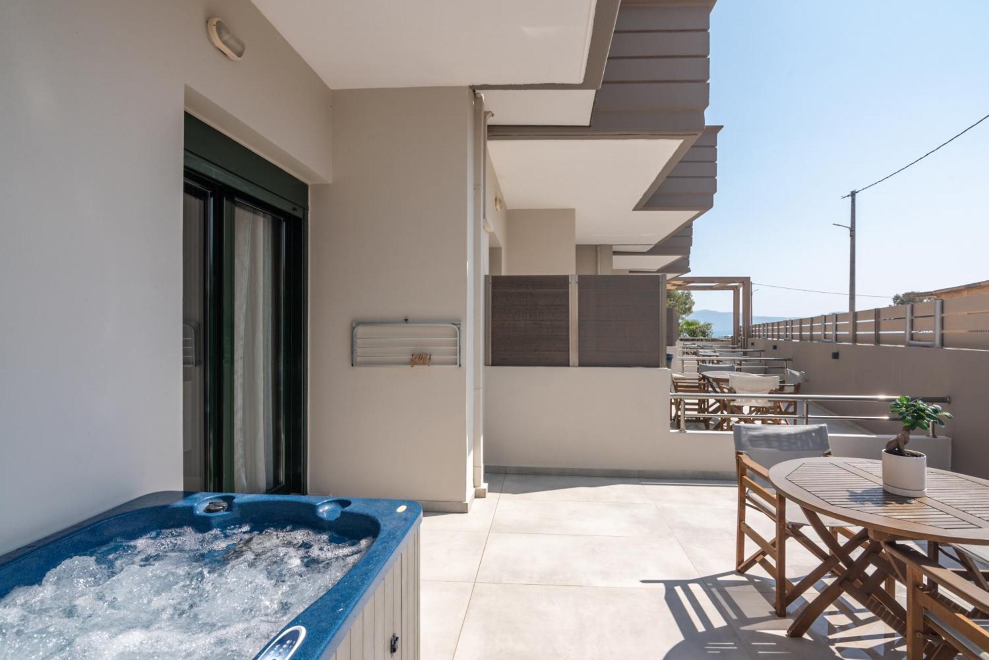 Christina Aparthotel 2*